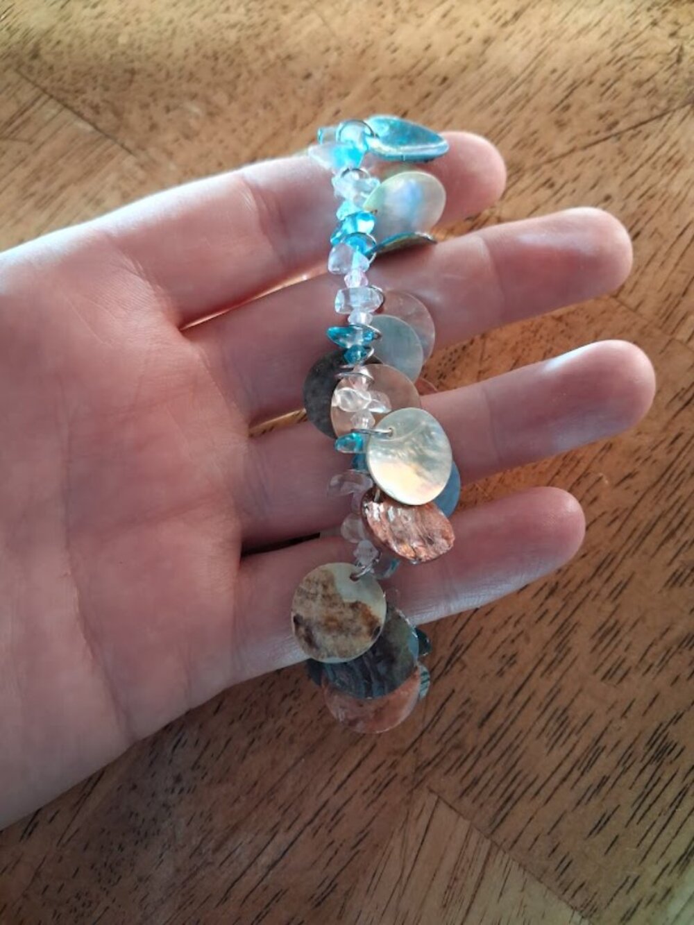 9 inch Shell bracelet - Picture 2 of 3